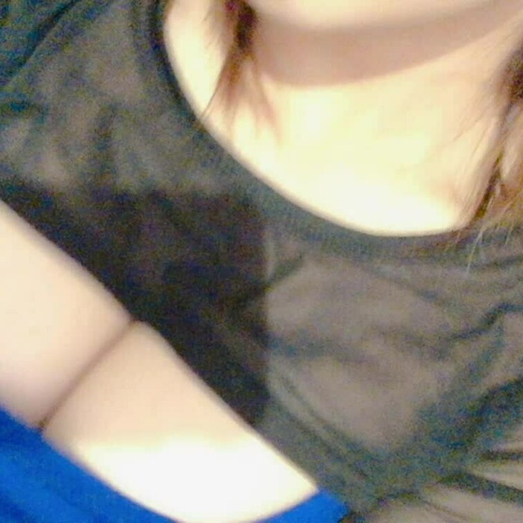 覗いていきませんか？裏垢女子の恥ずかしい姿。
いろんな女子が登場するかも知れません。
フォロー＆加入お待ちしてます。