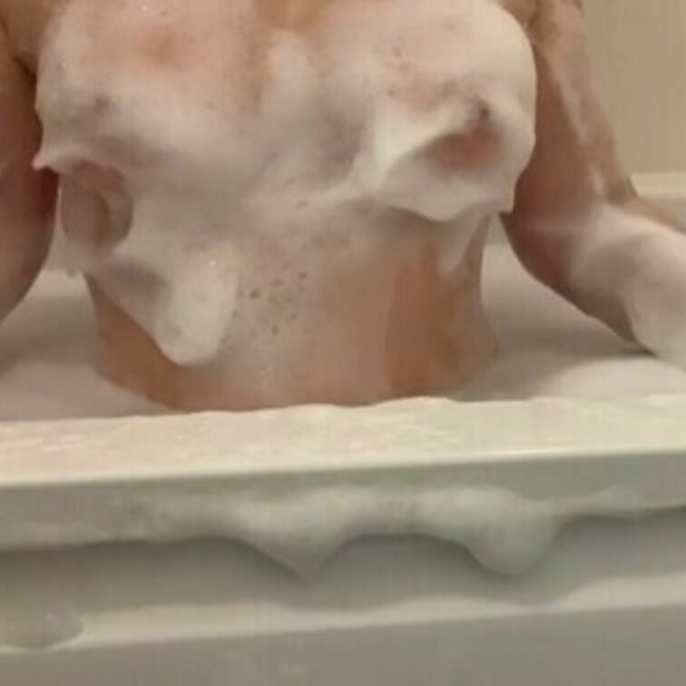 巨乳OLのお風呂自撮り