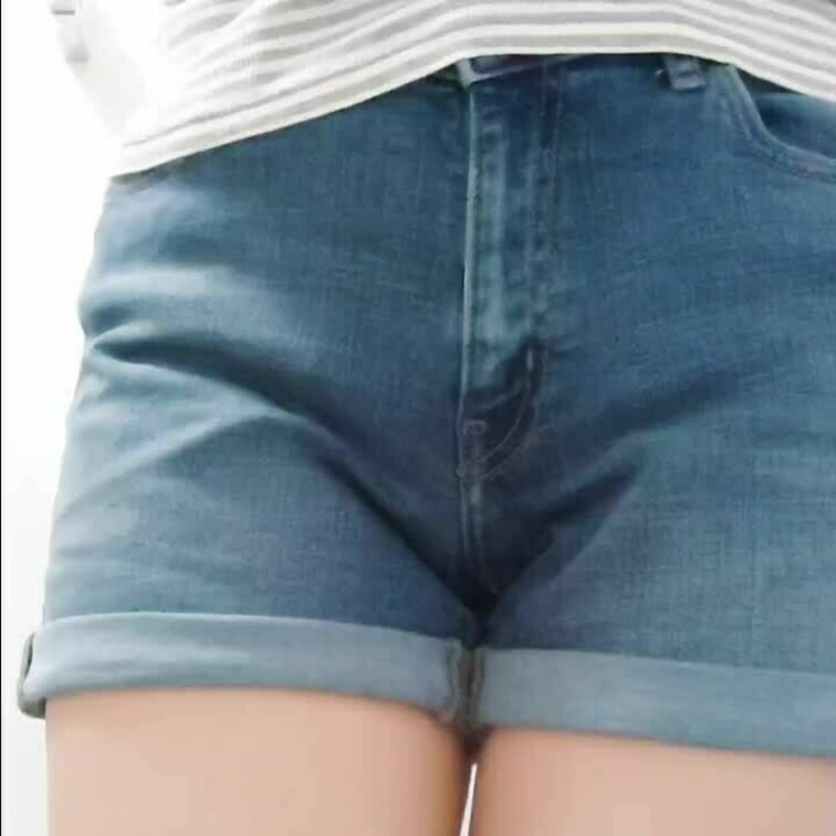 ちょっと油断して
水風船を結び損なってしまった結果
思ってたより
ずっと恥ずかしいことに！！

（ダメッ…と、