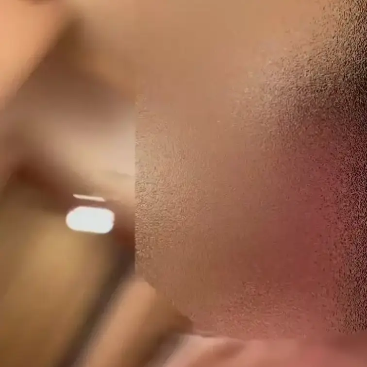 めるちゃん、ひたすら俺の胸をぺろぺろ😍
顔出し