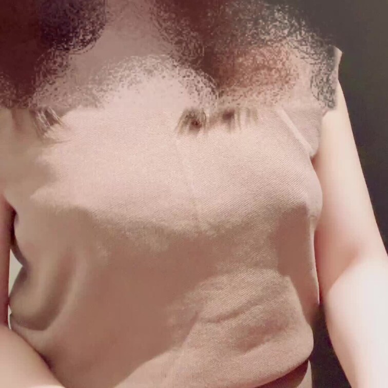 【♡】を押してくださると嬉しいです♡

配信後動画、初です♡
配信でイケなくて、ひとりでしちゃう♡