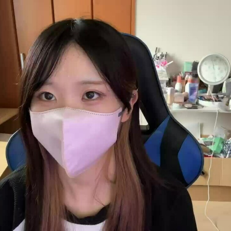 【いのり 20 歳】

いのりさんのライブ配信動画です
生配信 だと、1 回の有料配信を視聴すると、おおよそ平均 