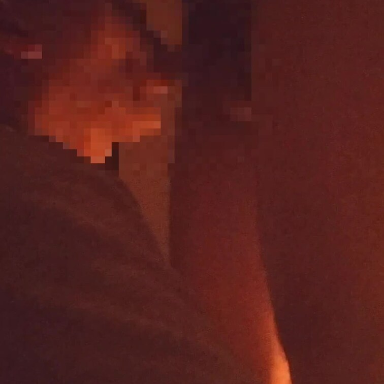 昨夜は奥様に生中出しされたそうです。
今日はお仕事帰りに汗臭いパンツでいらっしゃいました。
指輪がやらしいですね。