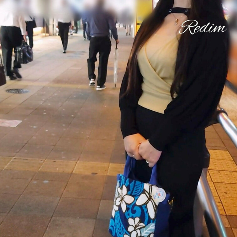 昨夜はファンの方とプチオフ会(エッチな飲み会)する予定でしたが(^_^;)

急遽カップルさんからお誘いが来て
そ