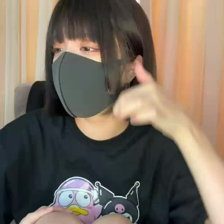 【みれい 20 歳】

みれいさんのライブ配信動画です
生配信 だと、1 回の有料配信を視聴すると、おおよそ平均 