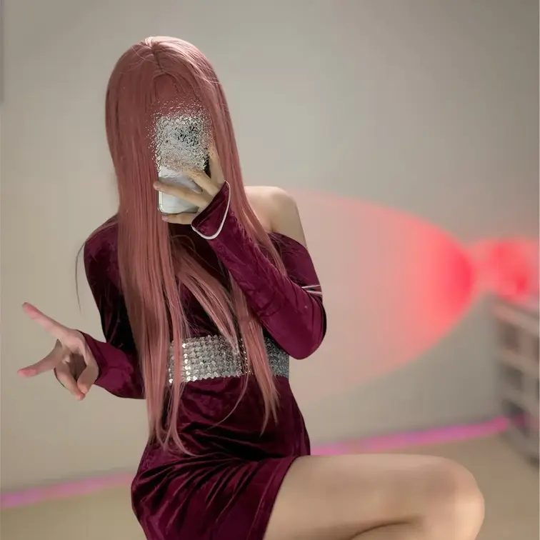 赤ボディコンドレス女装♡