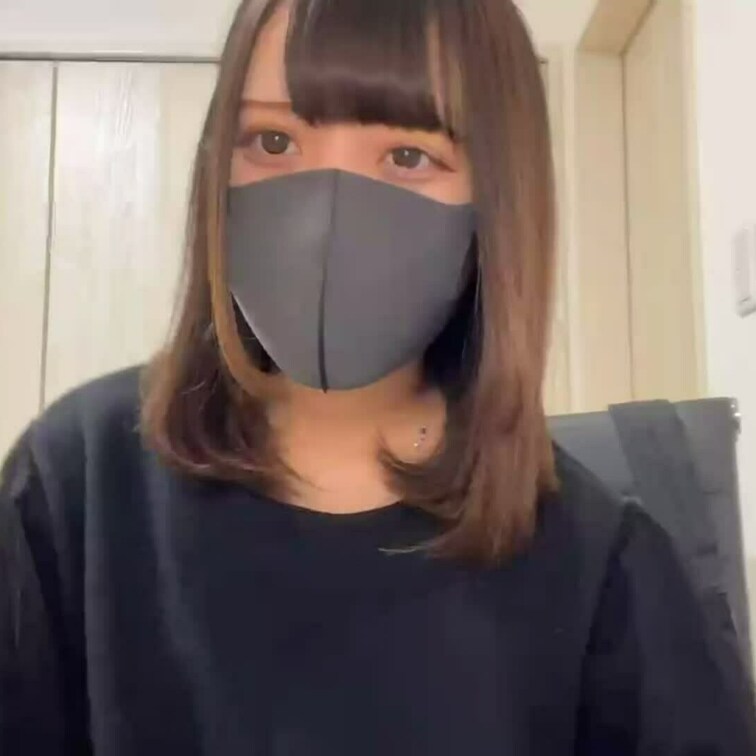 【りん 18 歳】

りんさんのライブ配信動画です
生配信 だと、1 回の有料配信を視聴すると、おおよそ平均 5,