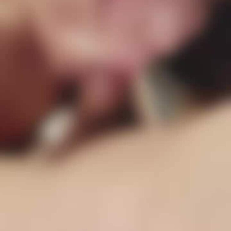 お相手さんの作業中にぺろこが発情したため、おしゃぶり許可を貰いました。何となく自撮りしながらおしゃぶりしたら、ブレブレに