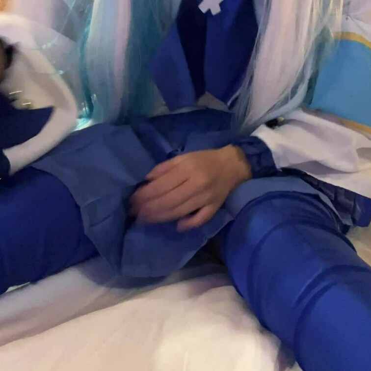皇女様がリスナーには内緒で
ホテルでひとりえっちしてる動画です
服越しに乳首をいじいじしたり
連続イキしたり喘ぎ声