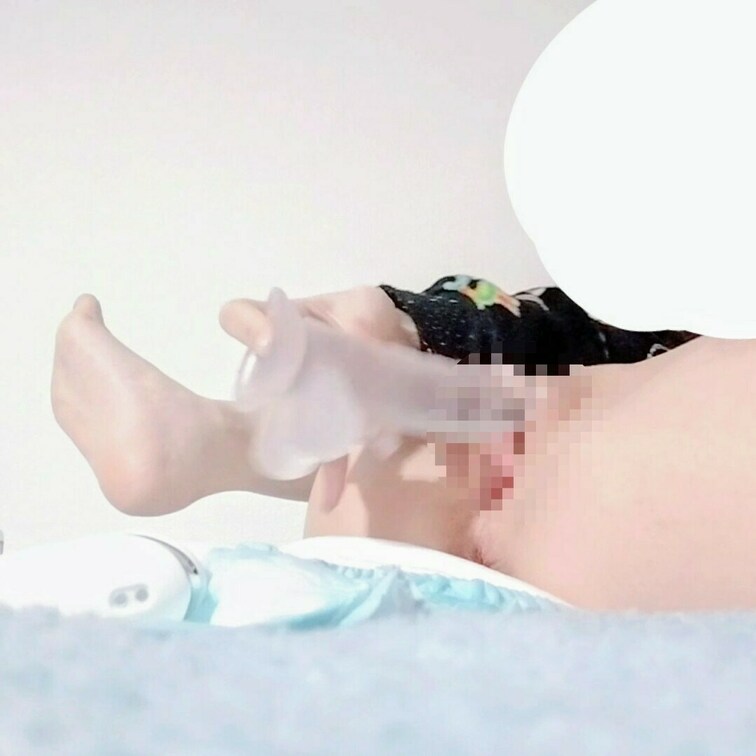 奥好きだからおもちゃ使うとガンガン突いちゃう、きもちぃ꜀(  ꜆ᐢ.  ̫.ᐢ)꜆︎🤍