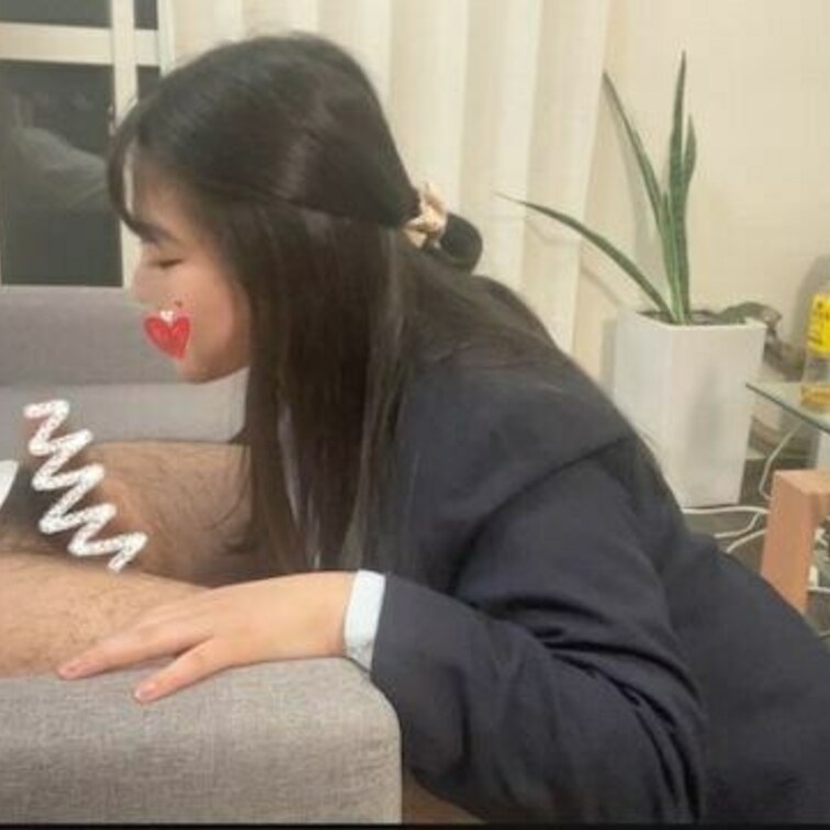 今夜公開！！

まずは映像の切り抜き写真をご覧ください！


学校帰りに僕の自宅に遊びに来たのですが、ノリでち