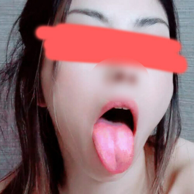 【フル動画　フェラ抜き⑦】
こんばんは。フェラ狂い変態妻の真紀です。
今回は真紀ファンの男性に私のフェラテクニックを