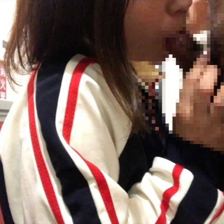 【ファン限定フル動画】🎁

【個人撮影】同棲大◯生カップルの熱すぎる夜の営み。キッチンの所でココアを作っている彼女を