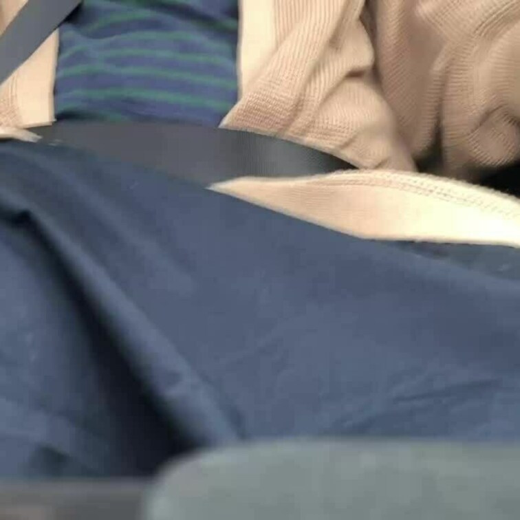 車内パンチラshortです。