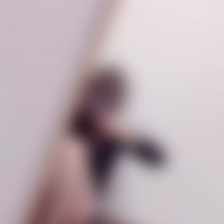 右上の「♡」ボタンを押してくれたら
 あーちゃん🍎とっっても嬉しいです🥰

網タイツ履いてビジホの姿見で撮ってみま