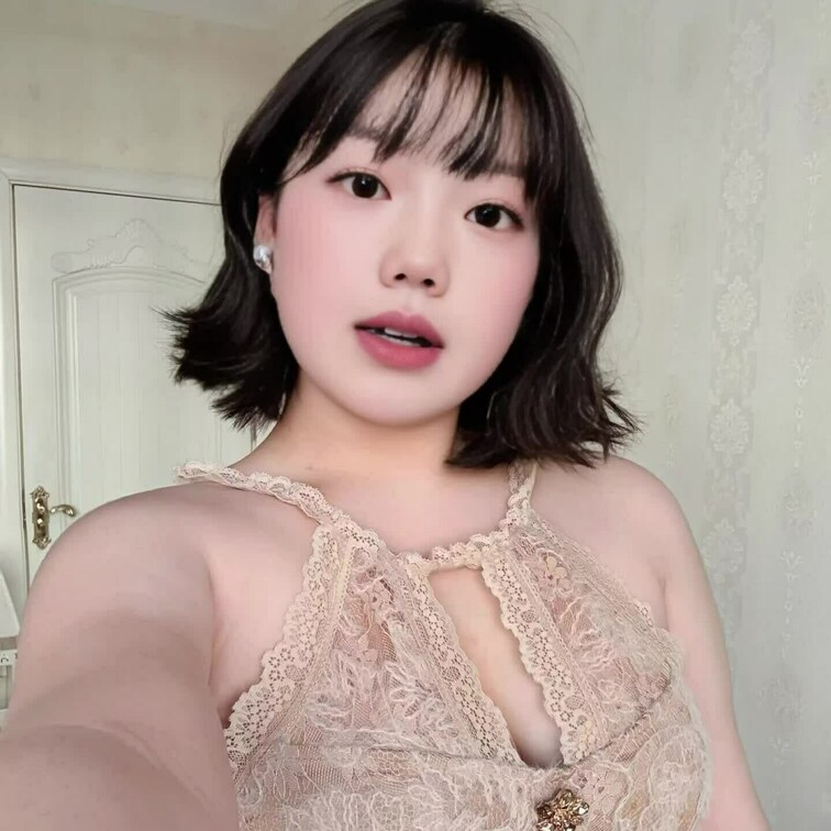 腕太くてもいいですか？





＃手コキ#足コキ#乳首#お尻#パイパン#スレンダー#かわいい#小柄#痴女#