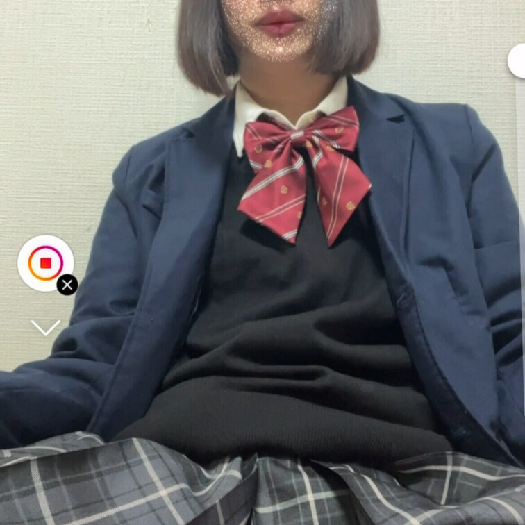 家で制服着てオナニーしてみました
