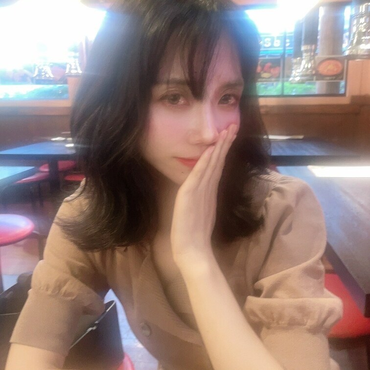 せっかく可愛く撮れたのにブレちゃったの😭