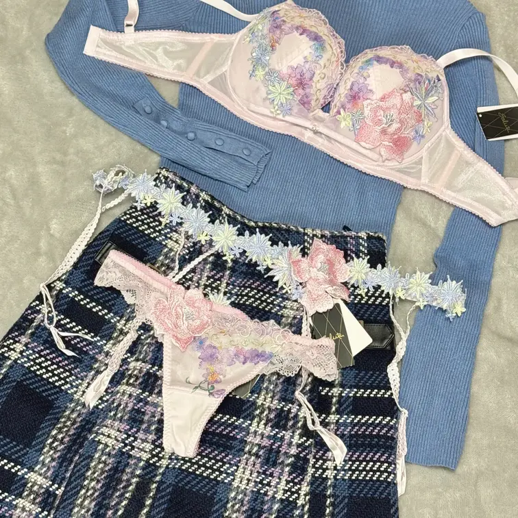私服とランジェリーのコーデ色々☺️👗👙
洋服を決めてから下着を決める日、
下着を決めてから洋服を決める日、
ど