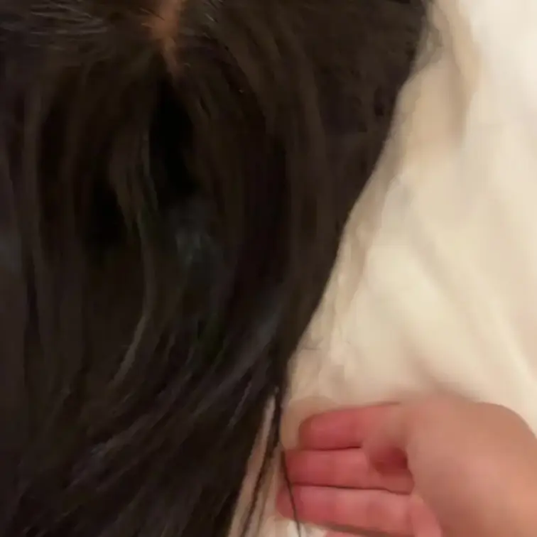 黒髪バージンヘアで髪コキ髪射。最後は丁寧にブラッシング