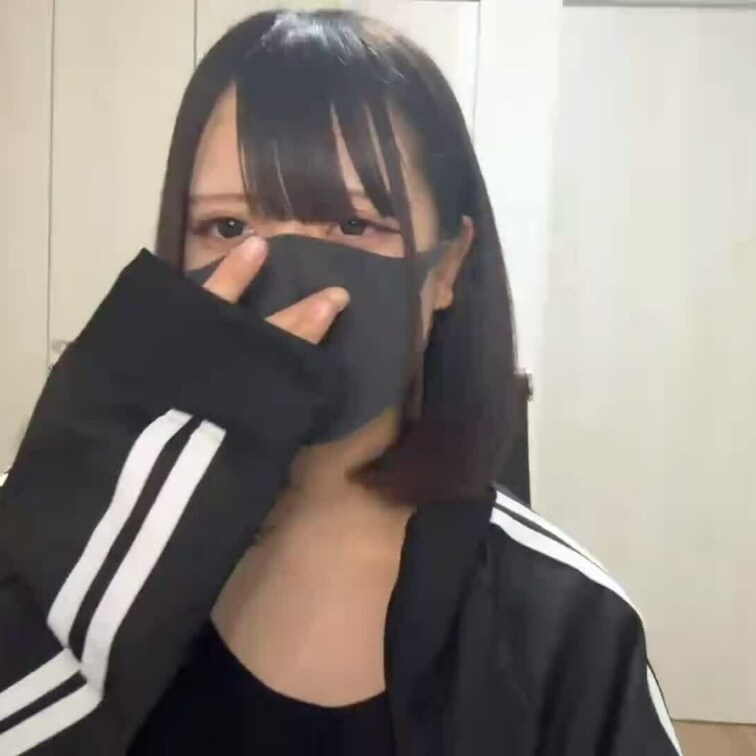 【りん 18 歳】

りんさんのライブ配信動画です
生配信だと、1 回の有料配信を視聴すると、おおよそ平均 5,0