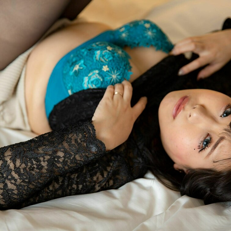 人妻モデルたろうさん
綺麗な色のブラジャー✨