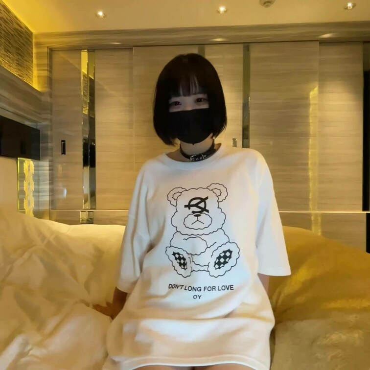 小柄でショートカット、少しメンヘラ気味の超美少女。

おしゃれさんでとっても可愛いんだけど、プレイになったら豹変する