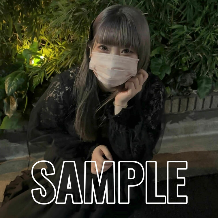 #9  【NAGISA 19歳】
今回ストリートスナップに協力してくれたのは、ピンクのセクシーな下着がお似合いのNAG