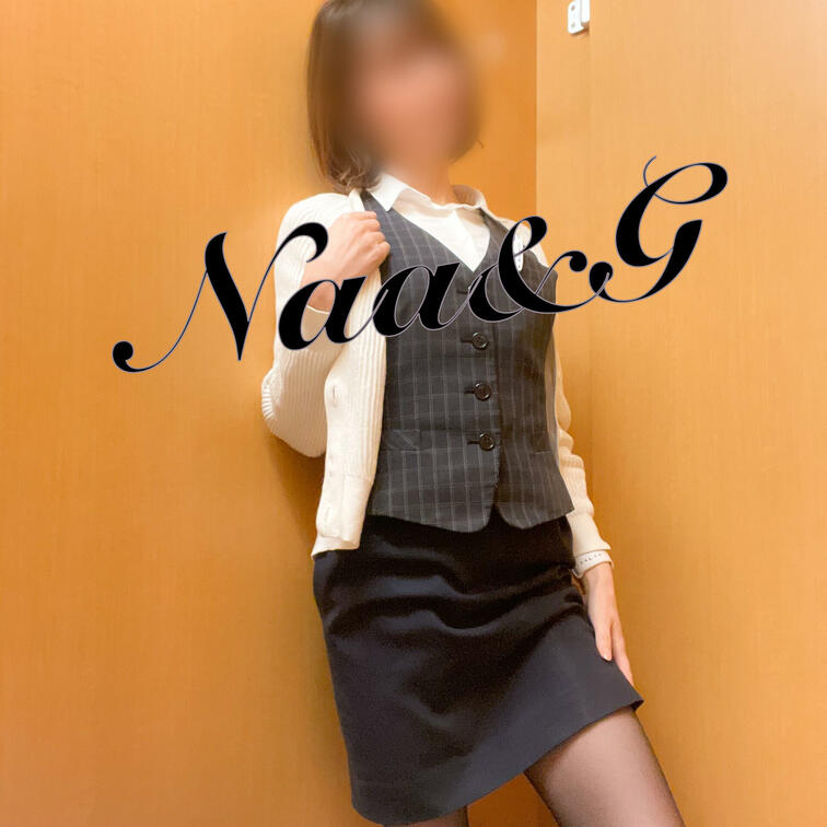 昼間は事務員しておりますが、こうして昼休みになると自撮りを送って興奮させてくれます^ ^
変態でしょ！？笑