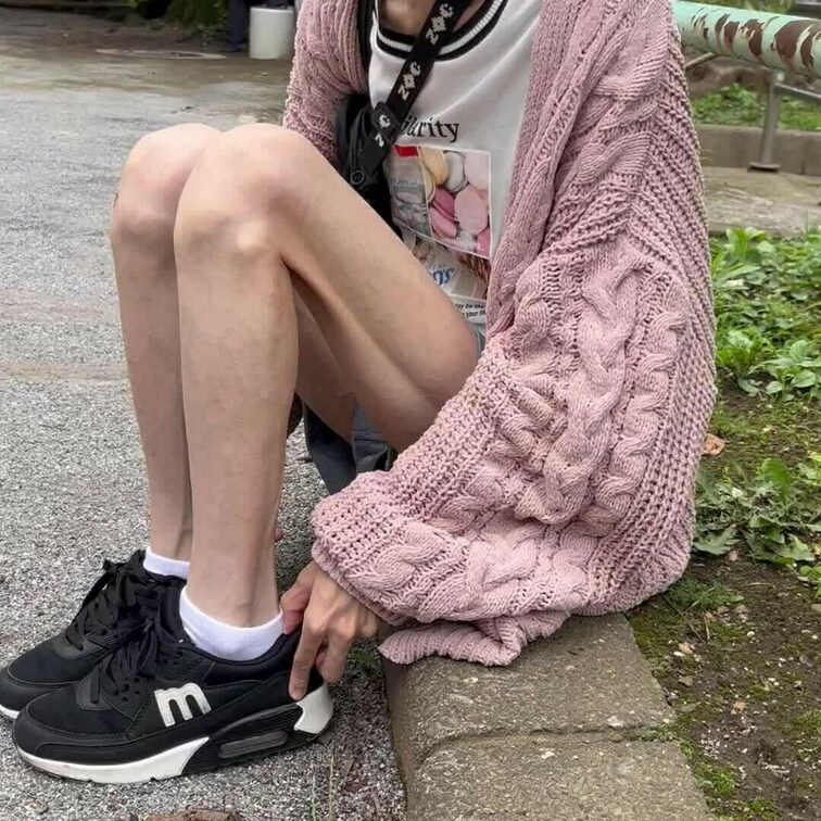 大学生23.5cm足裏くすぐり足ツボ！5分10秒

くすぐり足ツボどちらも強かったです！
30秒ほど指のグーパーし