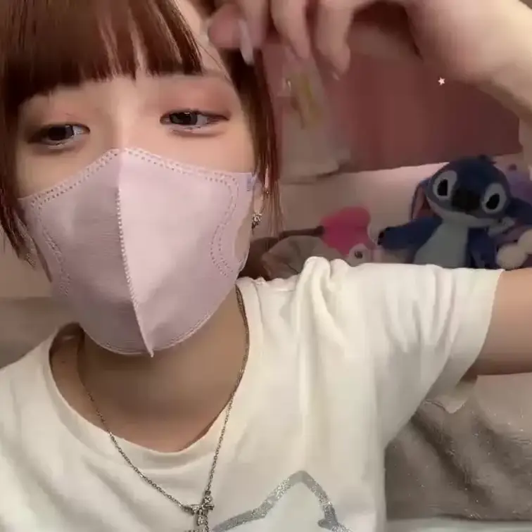 【みれい 20 歳】

みれいさんのライブ配信動画です
生ライブ配信だと、1 回の有料配信を視聴すると、おおよそ平