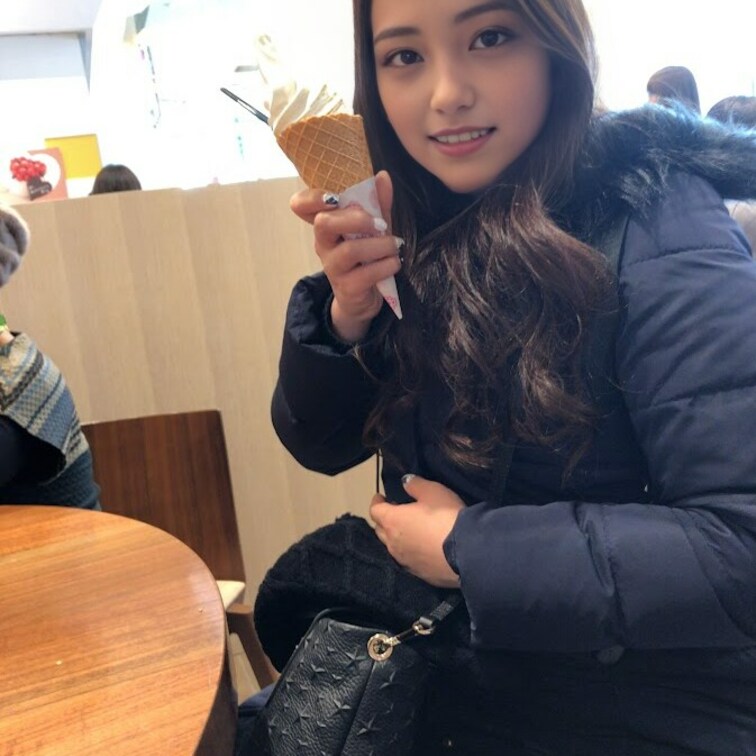 寒い日のアイスクリームをペロペロ💕
ノンエロでつまらなくてごめんね💦