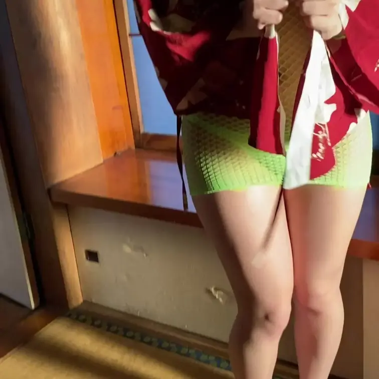 小さい身体に大きなお尻と胸