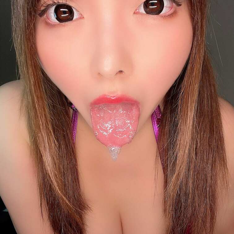 ねっとり濃厚なよだれ見てください👅💓4枚