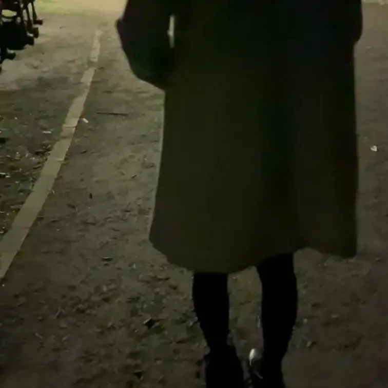 お尻丸出し散歩♡