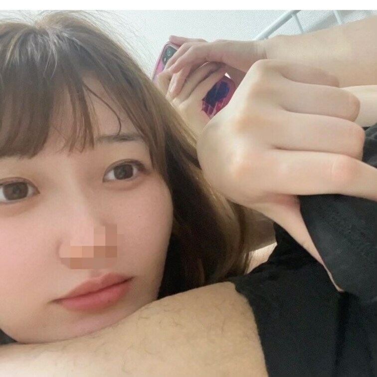 暇さえあればちんちんをぷにぷにしたりつんつんしてる。