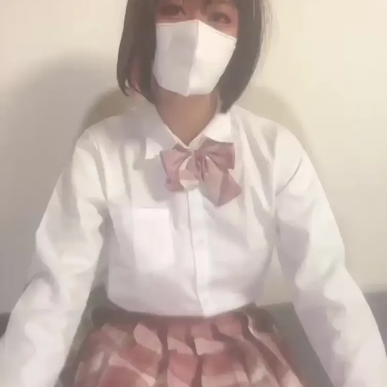 発情しすぎてオナニーしながら制服をどんどん脱いでくおとこの娘♡