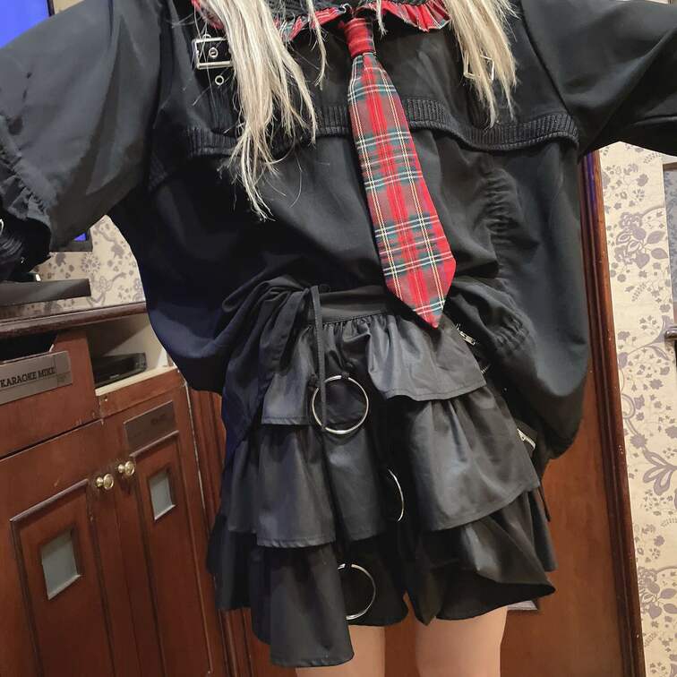 こんにちマメマメ🫛
新しいお洋服を着てのパシャリ♡
可愛いでしょー！お気にー！！
