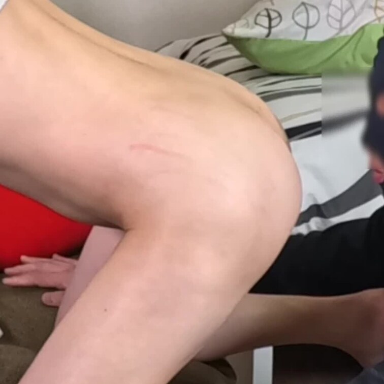 【縦長動画】深呼吸の絶妙なタイミングで大放屁！美女のお尻から出たオナラガスが肺いっぱいに充満