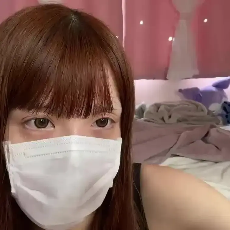 【みれい 20 歳】

みれいさんのライブ配信動画です
生ライブ配信だと、1 回の有料配信を視聴すると、おおよそ平