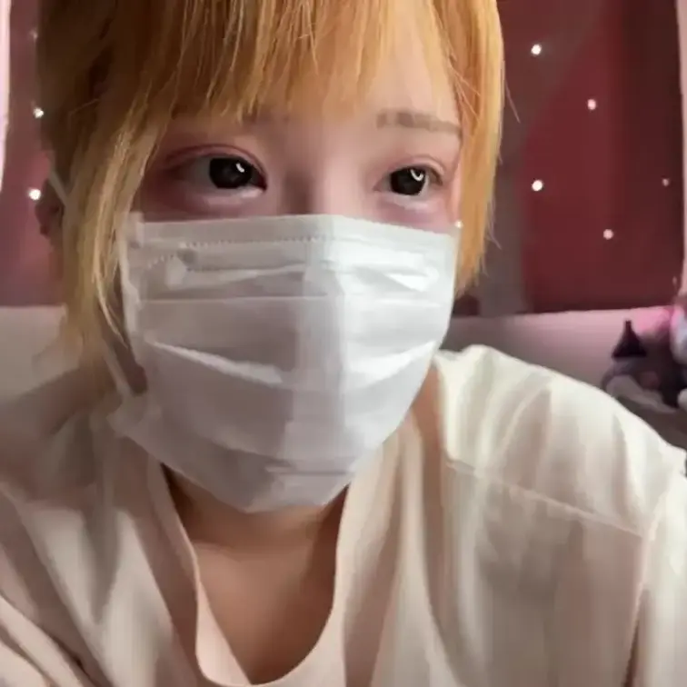 【みれい 20 歳】

みれいさんのライブ配信動画です
生ライブ配信だと、1 回の有料配信を視聴すると、おおよそ平