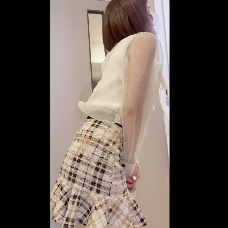 キャバ嬢女王様がどれいにおしっこ飲ませてその後お虐めした❤️