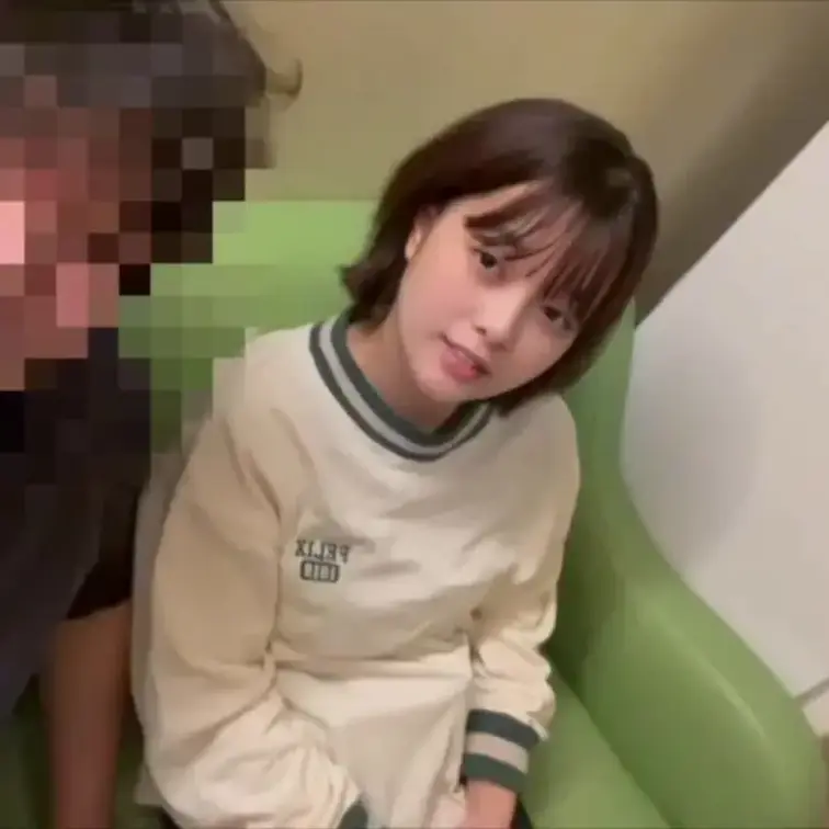 【ファン限定フル動画】🎁

彼氏の体育館シューズみたいなツンとした臭いちんちんが好き過ぎる。臭いに興奮する彼女。カッ
