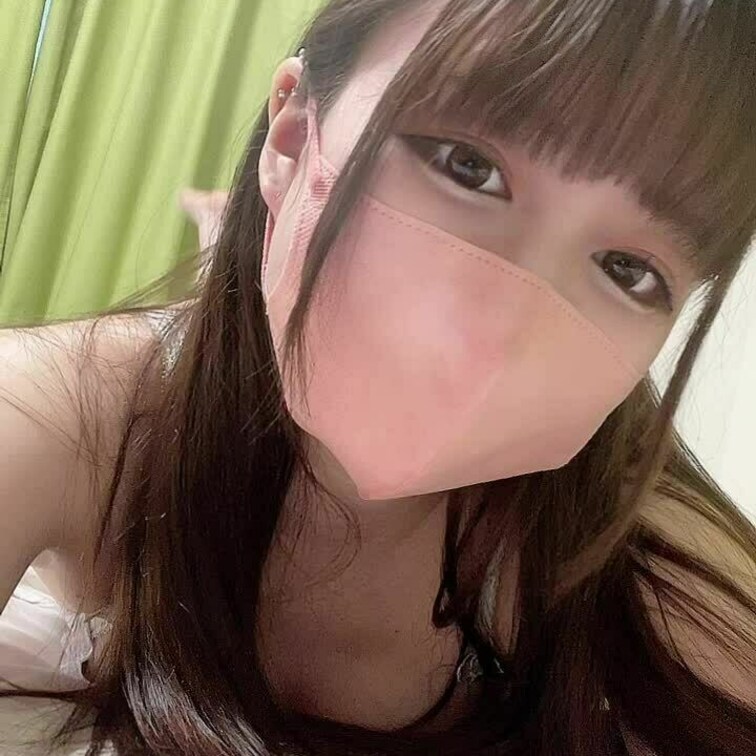 暑くなっちゃって脱いじゃった💓
外寒いし家でゴロゴロ💓