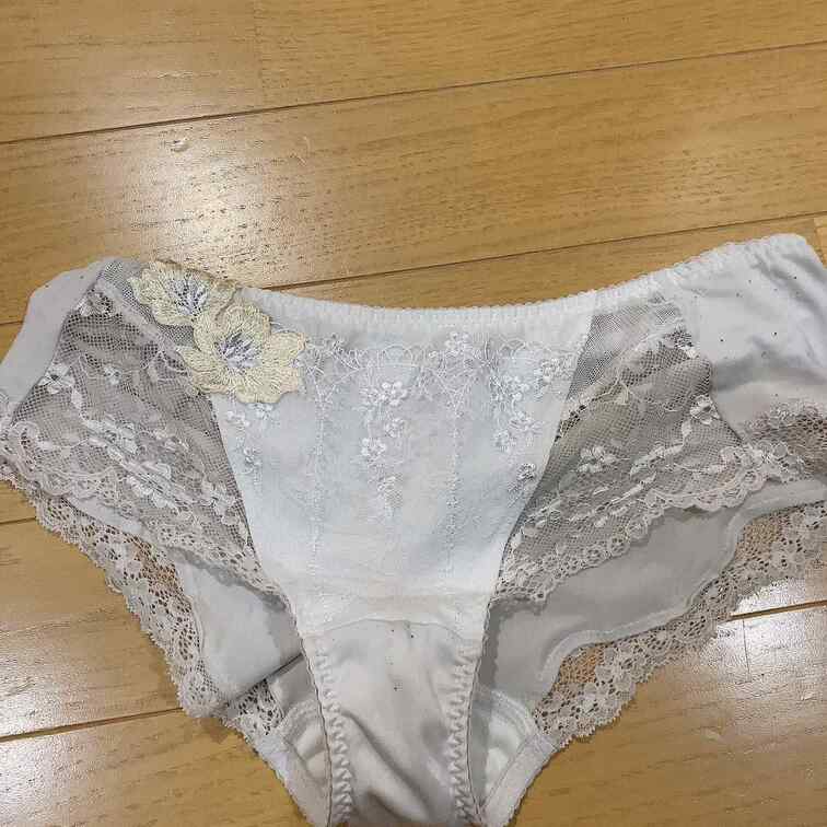 パンティーの匂い嗅いだら疲れぶっ飛びました😍❤️

