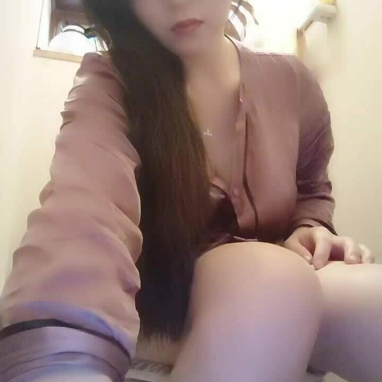 朝からおにゃにー
えちえち熟女です…
○○○寝てるから静かにね…