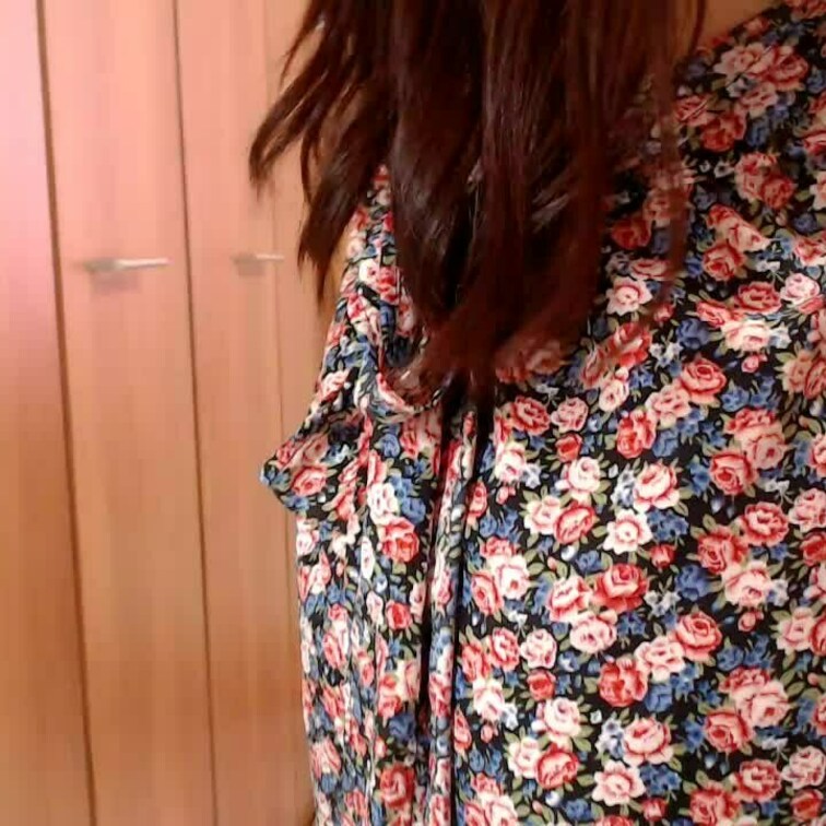 背中開きがかわいいでしょ🎀