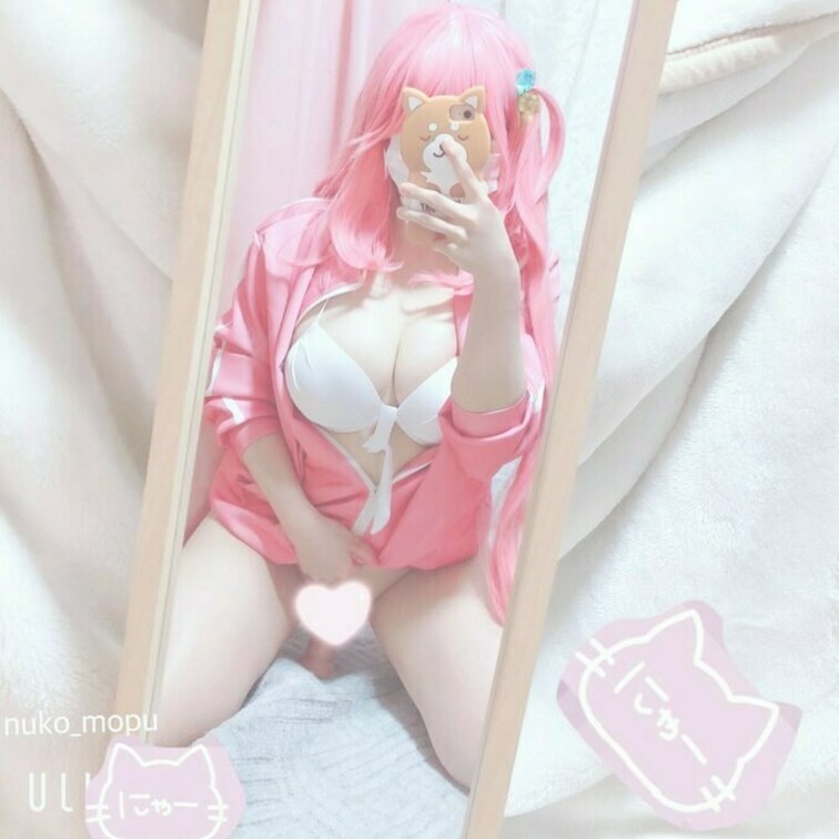 何してるでしょう❔🐱
夏ぐらいにプラン限定でぼっちちゃんあげてるから見てみてね🫧