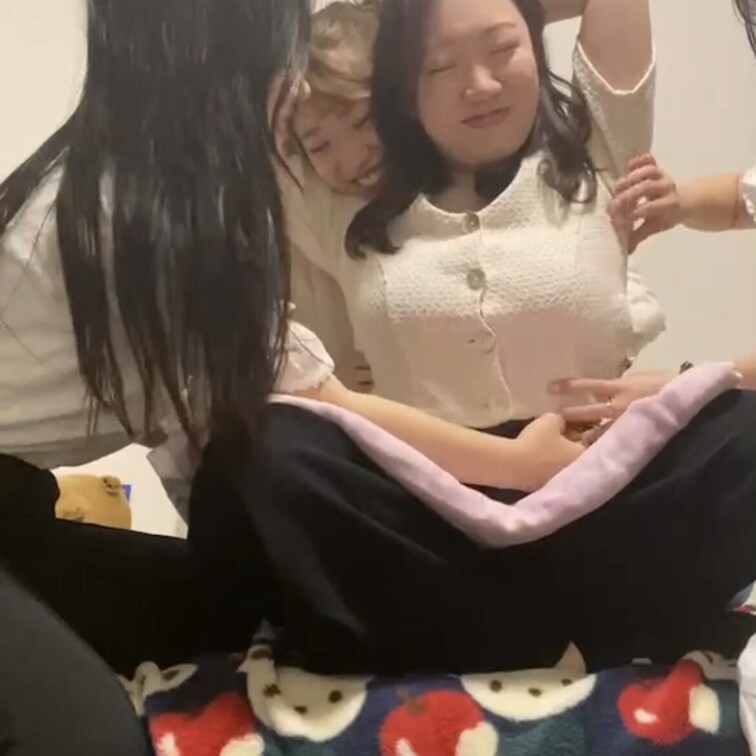 
皆様いつもご購入ありがとうございます☺️
今回のくすぐり動画はこちらです👍

是非見てあげてくださいね(  ˆ