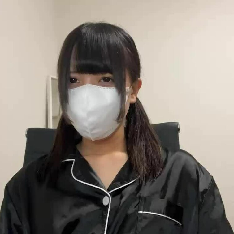 【りん 18 歳】

りんさんのライブ配信動画です
生配信 だと、1 回の有料配信を視聴すると、おおよそ平均 5,